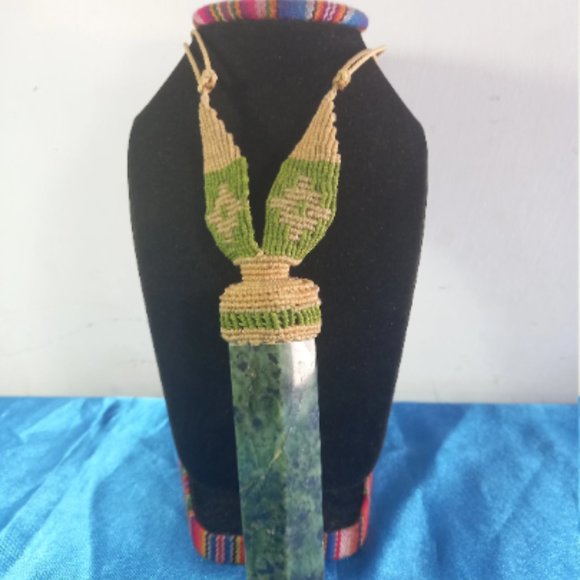Peruvian necklace woven in macrame thread and serpentine natural stone